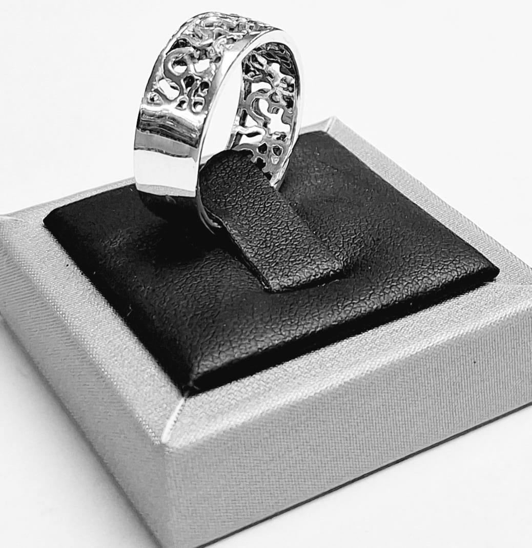 Anillo Simbolo Om en Plata Ley 925, vista frontal