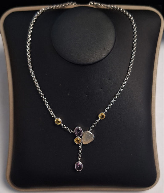 Collar con Incrustaciones de Amatista , Citrina , y Cuarzo en Plata Ley 925, vista frontal