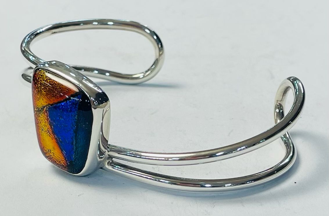 Brazalete con Di Droico en Plata 925, vista frontal