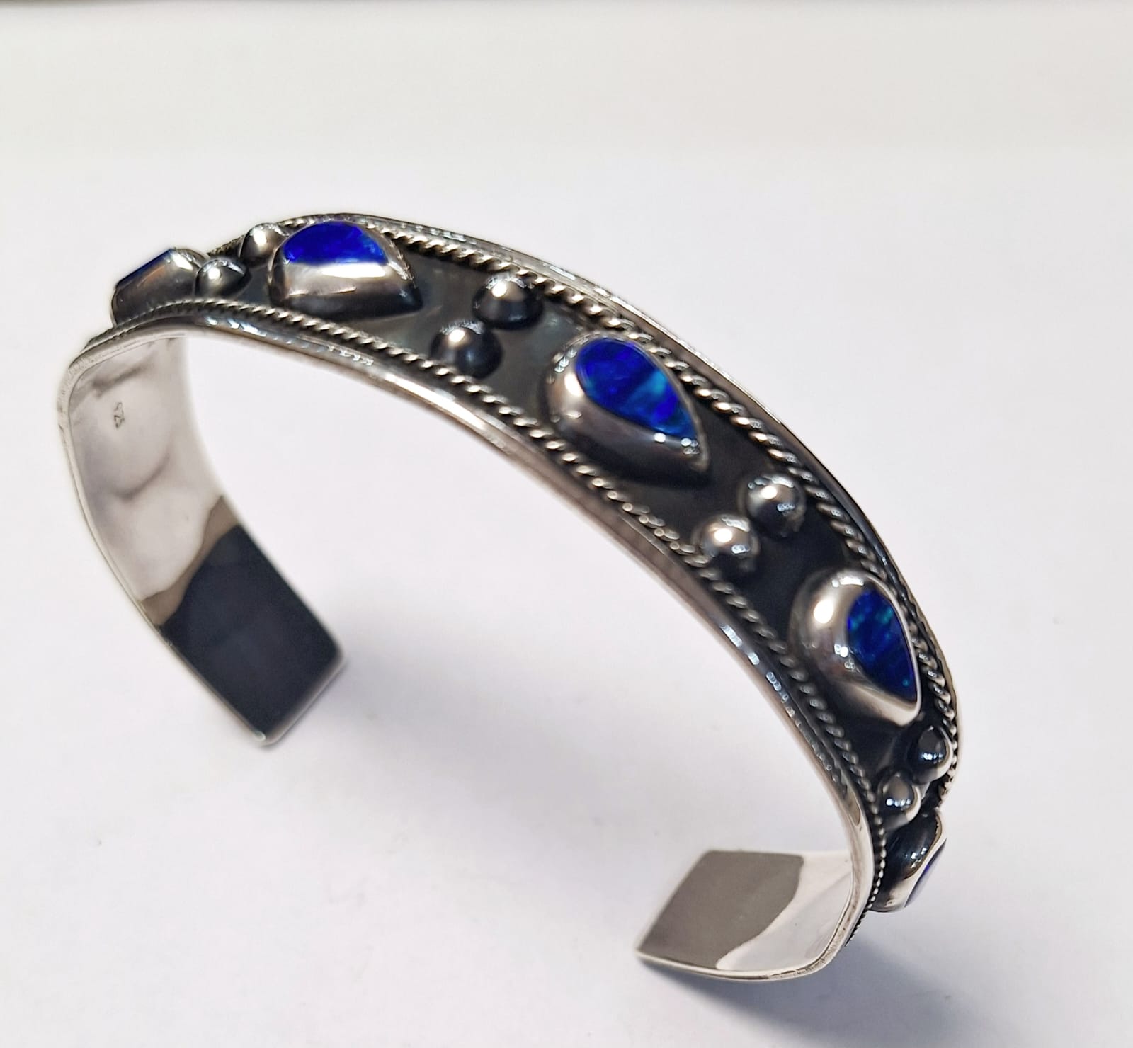 Brazalete con Opalo en Plata Ley, vista frontal