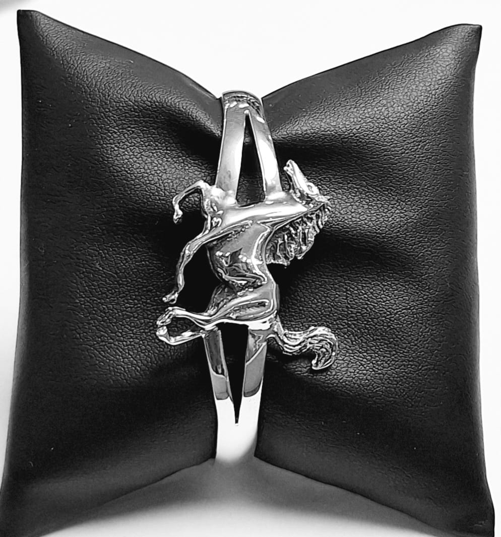 Brazalete Caballo en Plata Ley 925, sello de autenticidad Plata Ley .925
