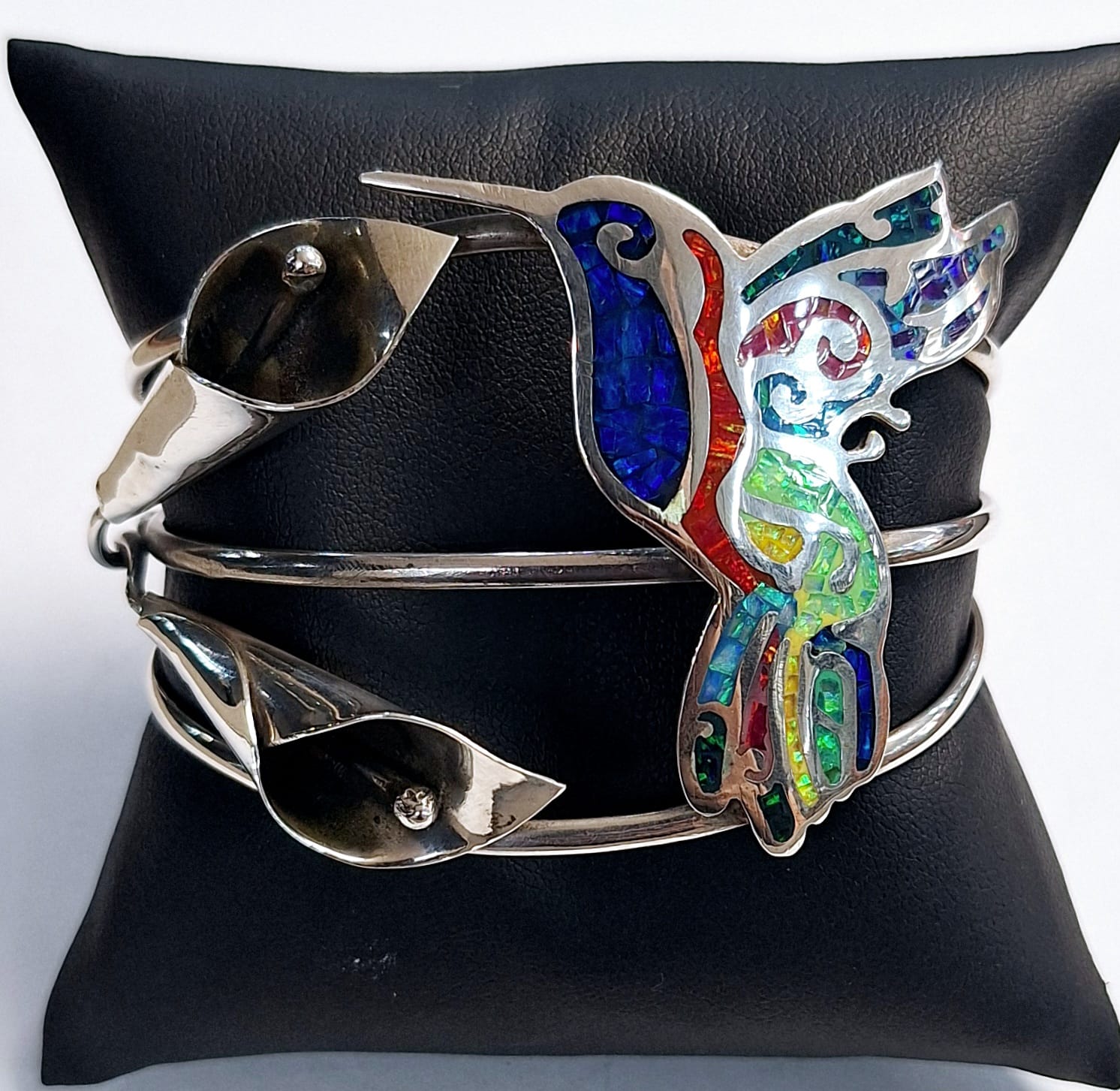 Brazalete con Opalo en Plata Ley 925, sello de autenticidad Plata Ley .925
