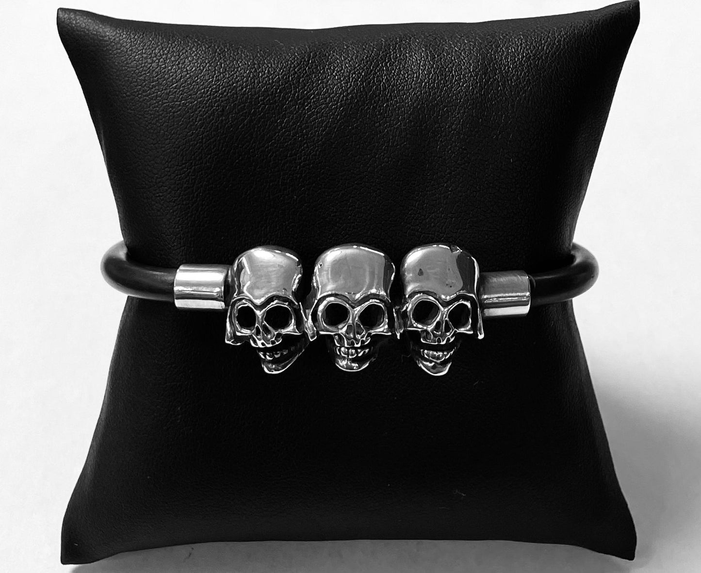 Brazalete en Plata Ley 925 con Caucho, vista frontal