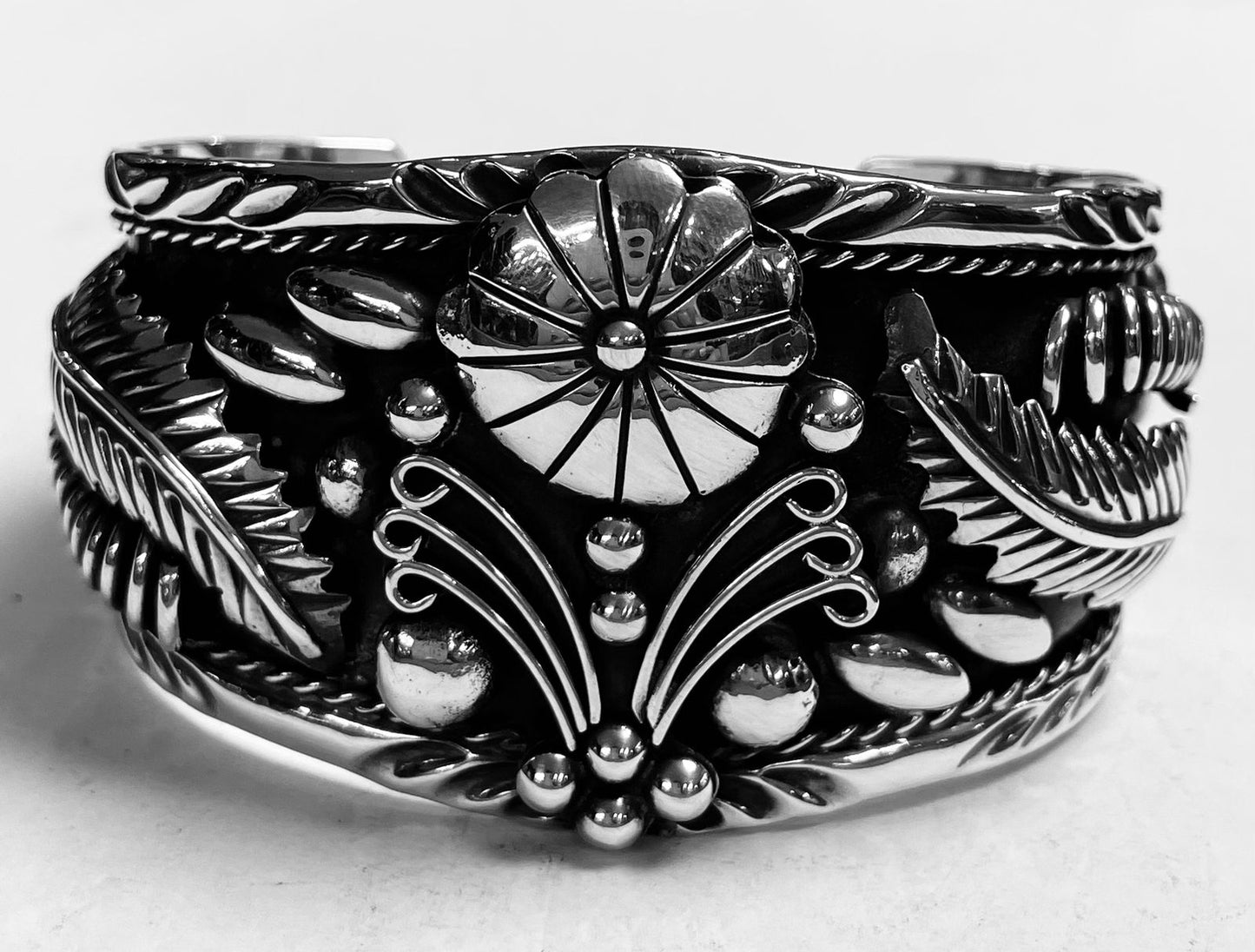Sello de ley en el interior del brazalete navajo en plata ley 950