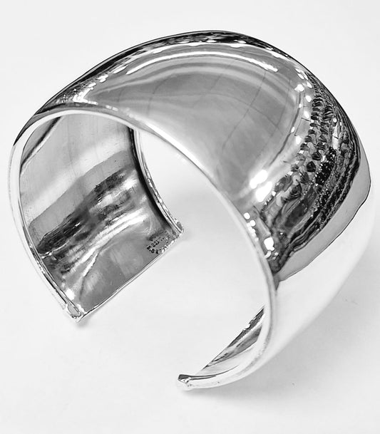Sello de ley en el interior del brazalete en plata ley 925