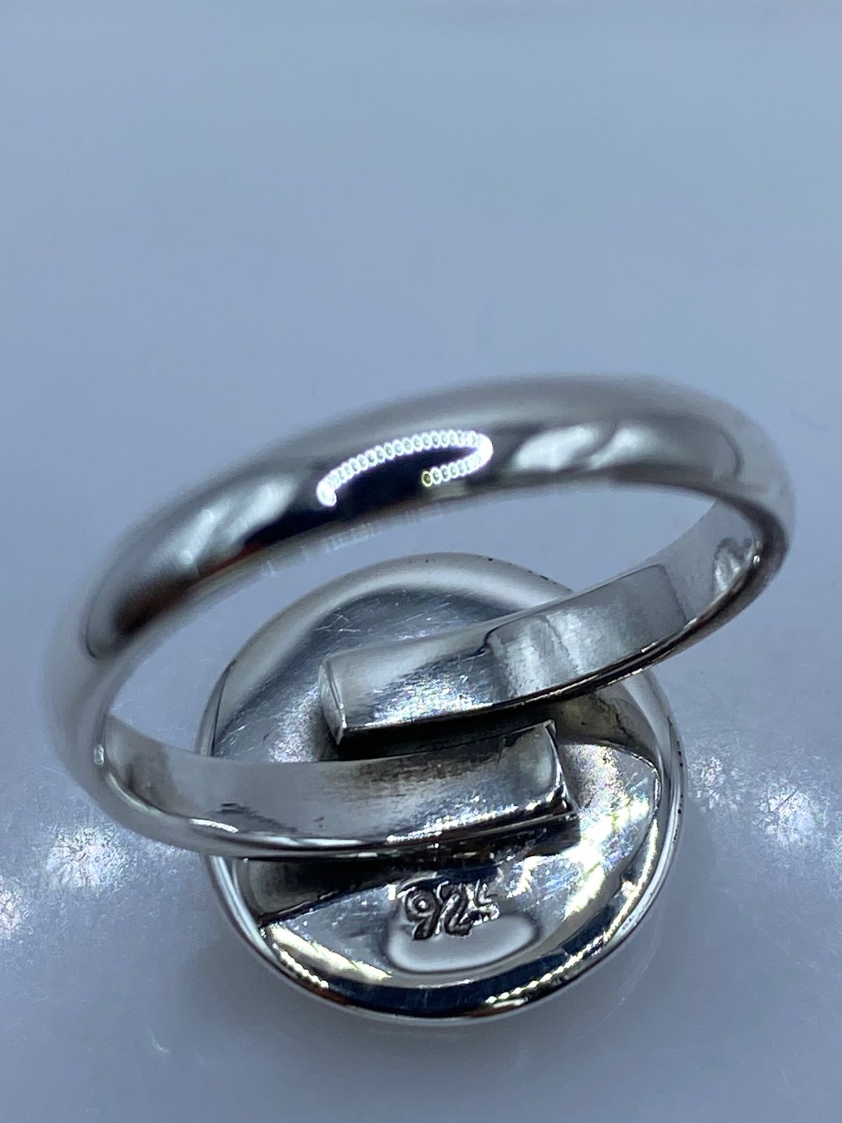 Anillo Ajustable de Plata Ley 925 con Ópalo de Fuego, sello de autenticidad Plata Ley .925