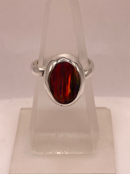 Anillo Ajustable de Plata Ley .925 con Ópalo de Fuego Ovalado, vista superior