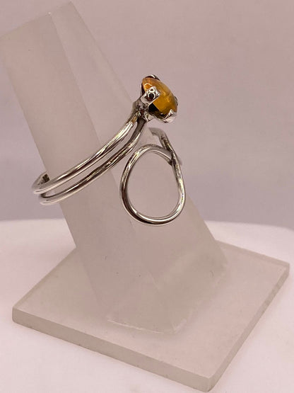 Anillo Ajustable de Plata Ley 925 con Piedra Ámbar, vista frontal