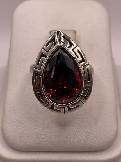 Anillo Ajustable de Plata Ley 925 con Piedra Roja Tipo Gota, vista frontal