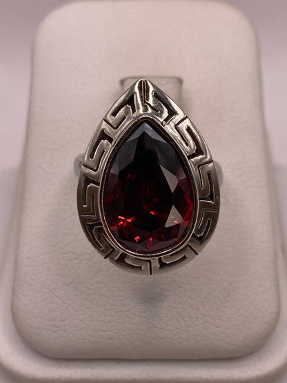 Anillo Ajustable de Plata Ley 925 con Piedra Roja Tipo Gota, vista superior