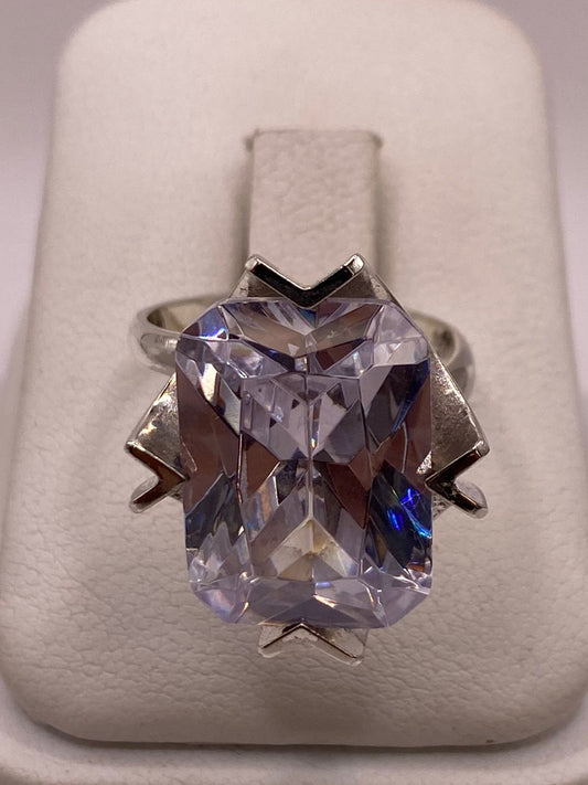 Anillo Ajustable de Plata Ley 925 con Zirconia Rectangular — detalle de acabado