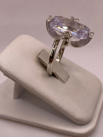 Anillo Ajustable de Plata Ley 925 con Zirconia Rectangular, vista lateral