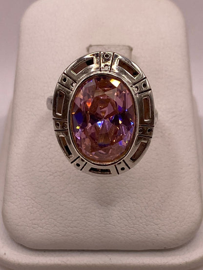 Anillo Ajustable de Plata Ley 925 con Zirconia Rosa Ovalada — detalle de acabado
