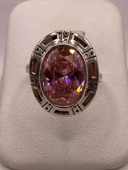 Anillo Ajustable de Plata Ley 925 con Zirconia Rosa Ovalada, vista frontal