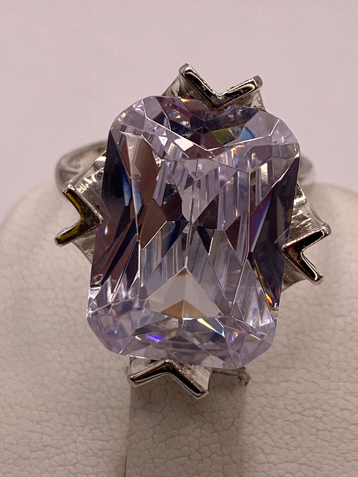 Anillo Ajustable de Plata 925 con Zirconia Rectangular, sello de autenticidad Plata Ley .925