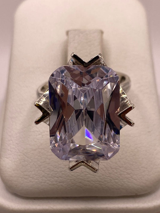 Anillo Ajustable de Plata 925 con Zirconia Rectangular — vista lateral