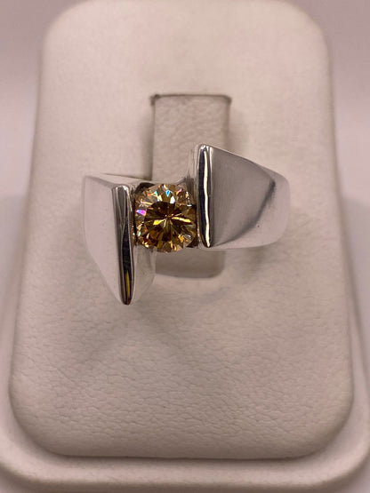 Anillo Artesanal con Zirconia en Plata Ley .925 — vista lateral