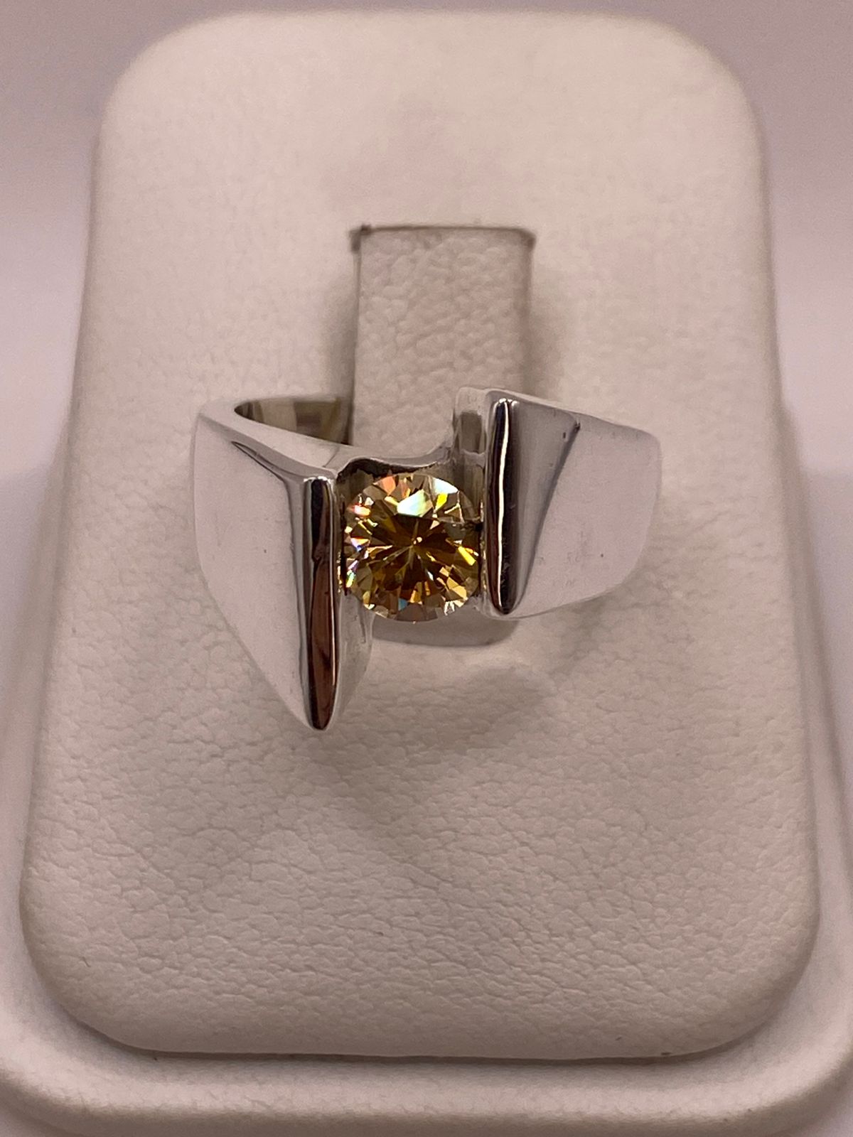 Anillo Artesanal con Zirconia en Plata Ley .925, sello de autenticidad Plata Ley .925