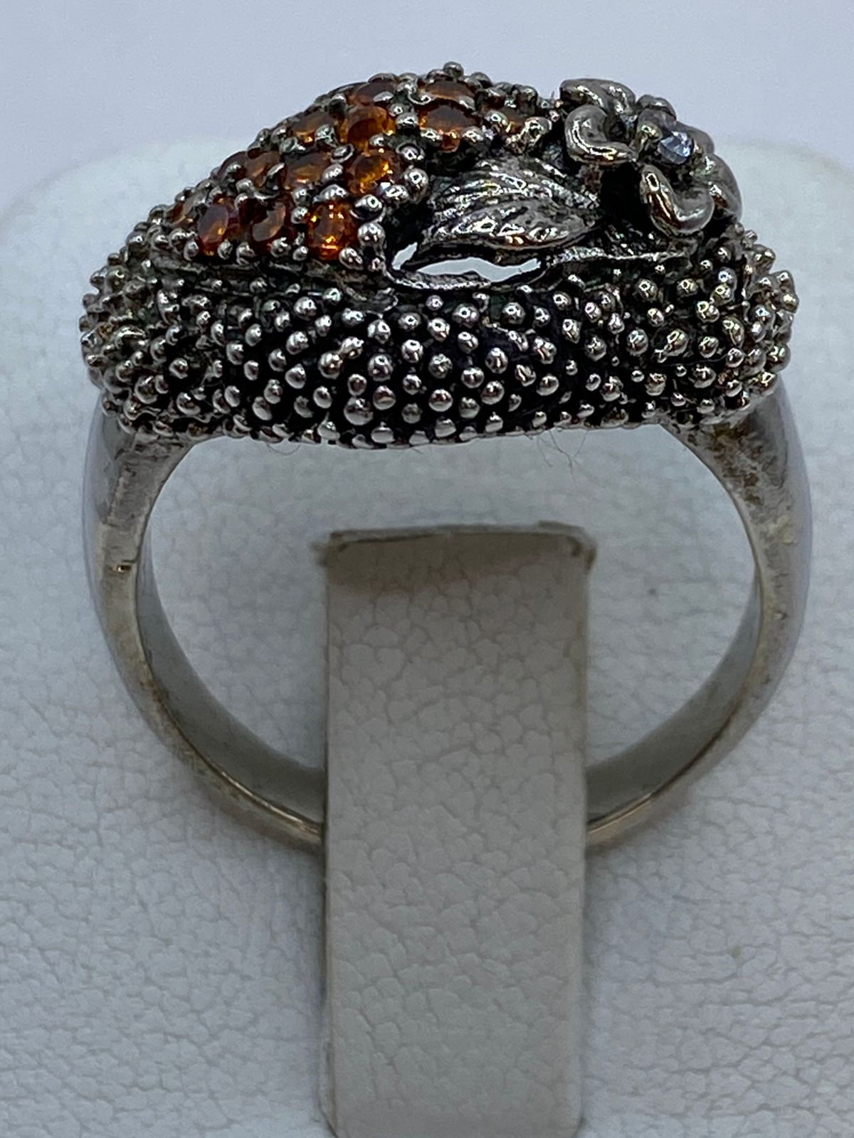 Anillo Artesanal con Cristales Color Ámbar en Plata 925, vista superior