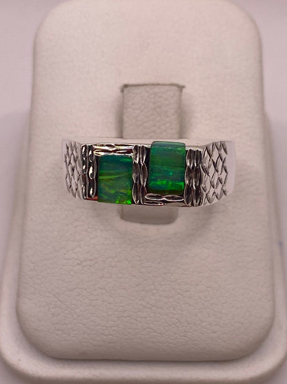 Anillo Artesanal de Ópalo de Fuego Verde Plata Ley 950 — ángulo diagonal
