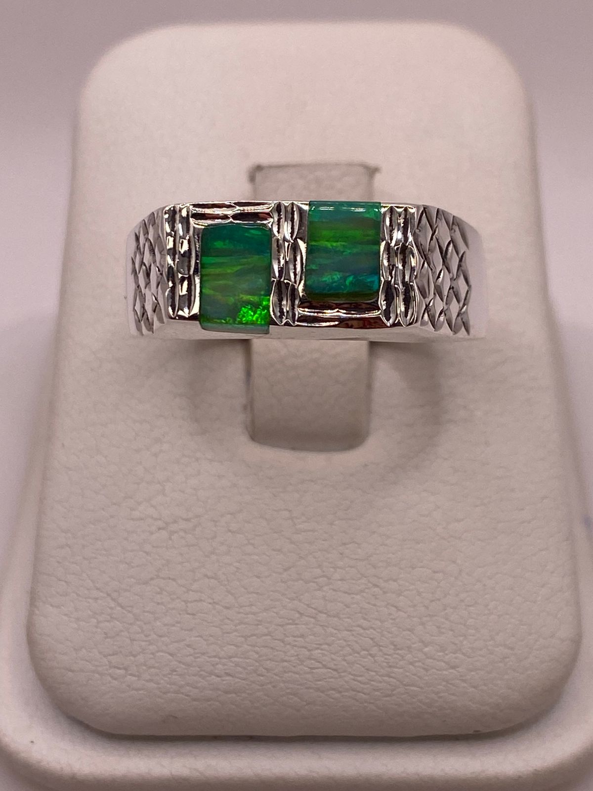 Anillo Artesanal de Ópalo de Fuego Verde Plata Ley 950, vista frontal