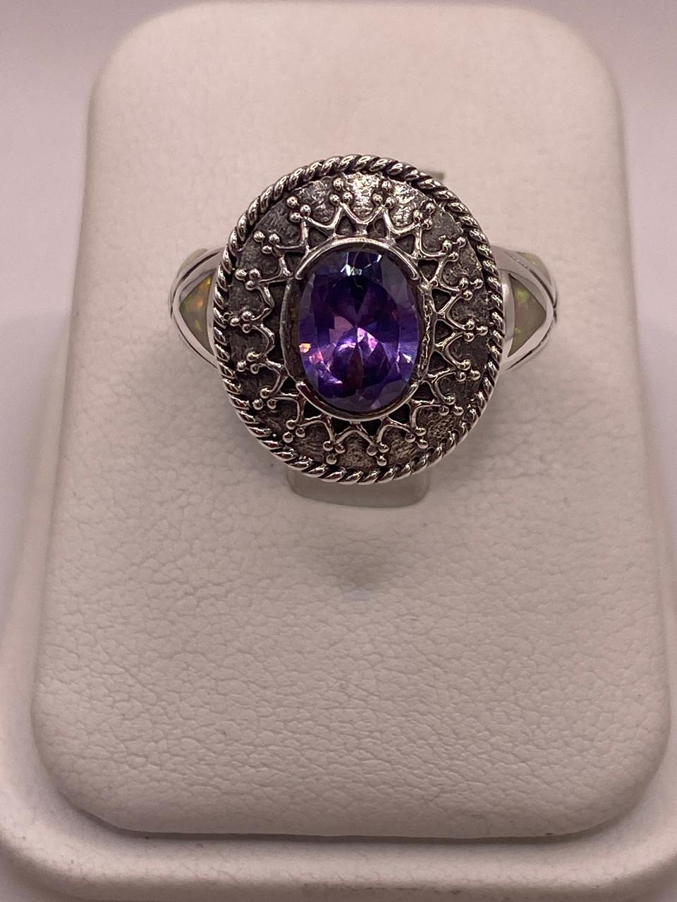 Anillo Artesanal con Ópalo de Fuego, Zirconia y Marquesita en Plata Ley .950 — vista lateral