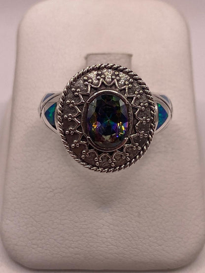 Anillo Artesanal con Ópalo de Fuego, Zirconia y Marquesita en Plata Ley .950 en báscula mostrando peso