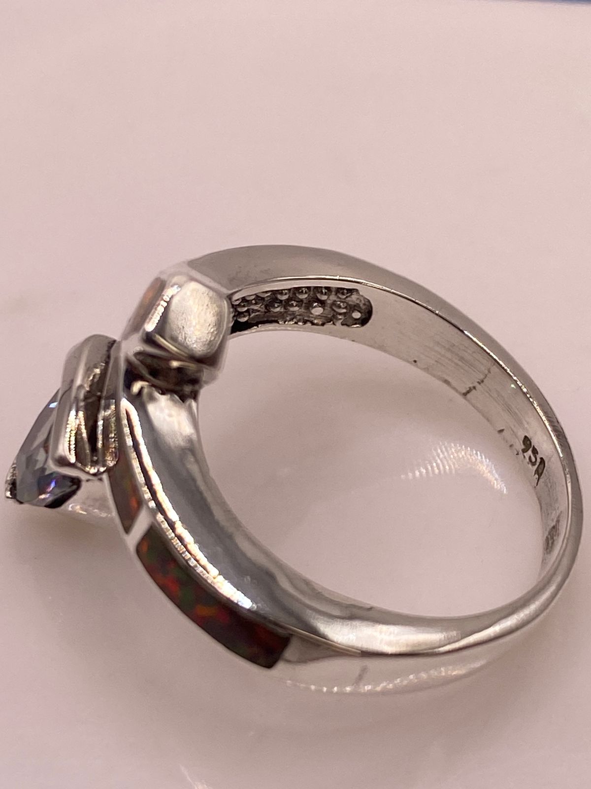 Anillo Artesanal de Plata Ley 950 con Ópalo de Fuego y Zirconia, sello de autenticidad Plata Ley .925