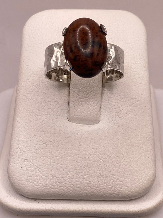 Anillo Artesanal de Plata Ley 925 Acabado Martillado — ángulo diagonal