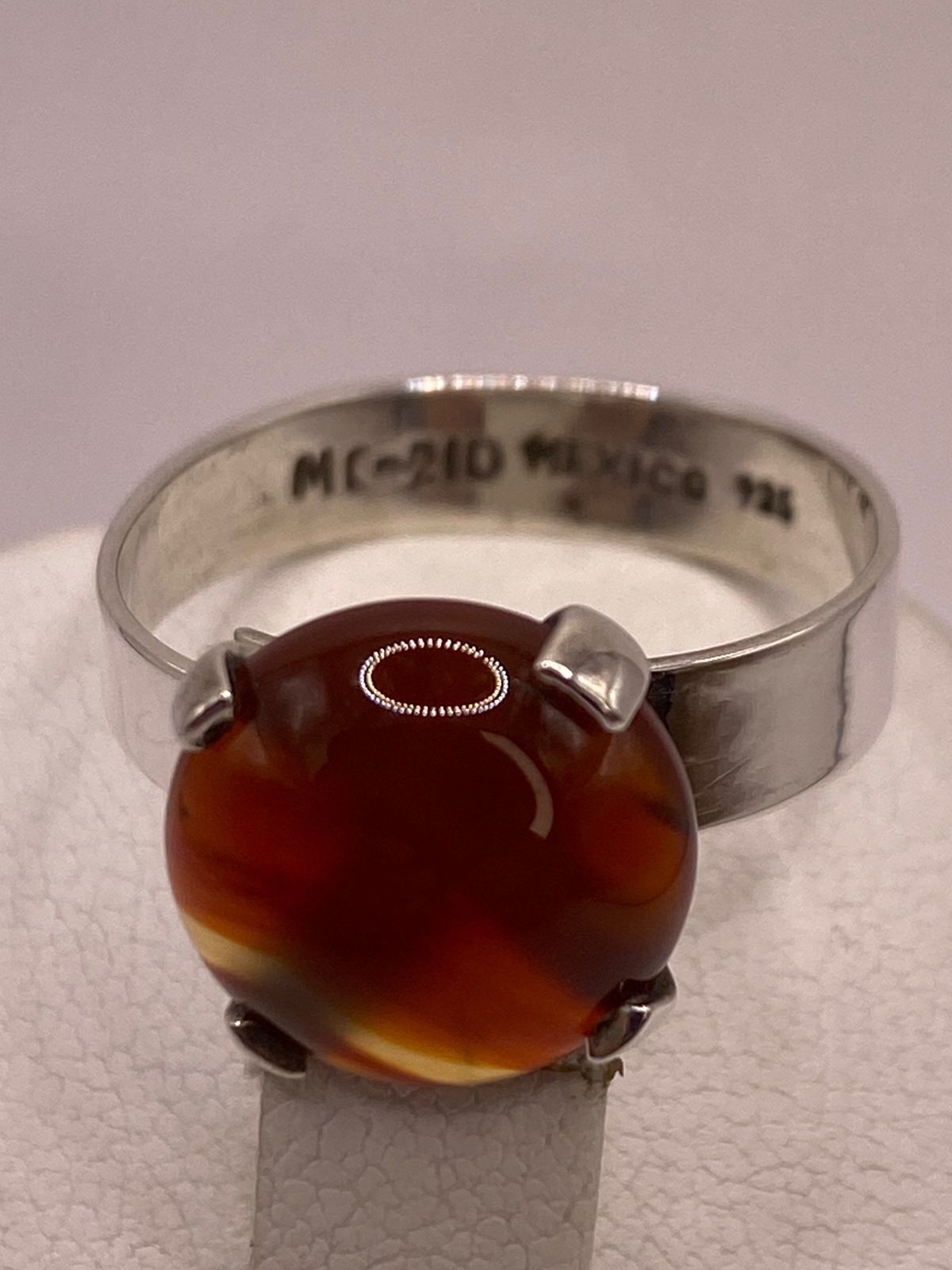 Anillo Artesanal de Plata Ley 925 con Ágata de Fuego, sello de autenticidad Plata Ley .925