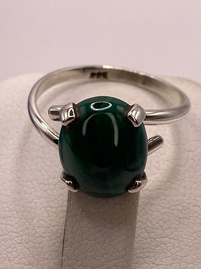 Anillo Artesanal de Plata Ley 925 con Ágata Verde Natural, sello de autenticidad Plata Ley .925