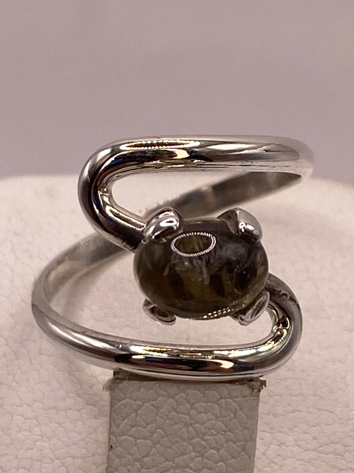 Anillo Artesanal de Plata Ley 925 con Ámbar Ahumado, vista superior