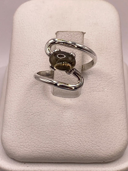 Anillo Artesanal de Plata Ley 925 con Ámbar Ahumado en báscula mostrando peso