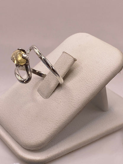 Anillo Artesanal de Plata Ley 925 con Ámbar Ahumado, vista frontal