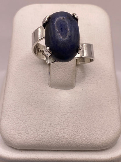 Anillo Artesanal de Plata Ley 925 con Lapislázuli Natural, vista frontal