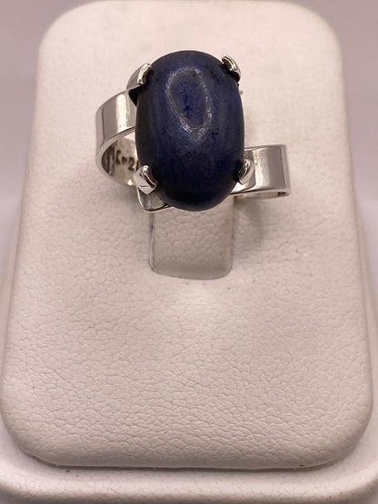 Anillo Artesanal de Plata Ley 925 con Lapislázuli Natural, vista superior