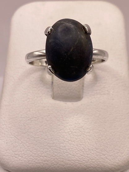 Anillo Artesanal de Plata Ley 925 con Lapislázuli Natural — ángulo diagonal