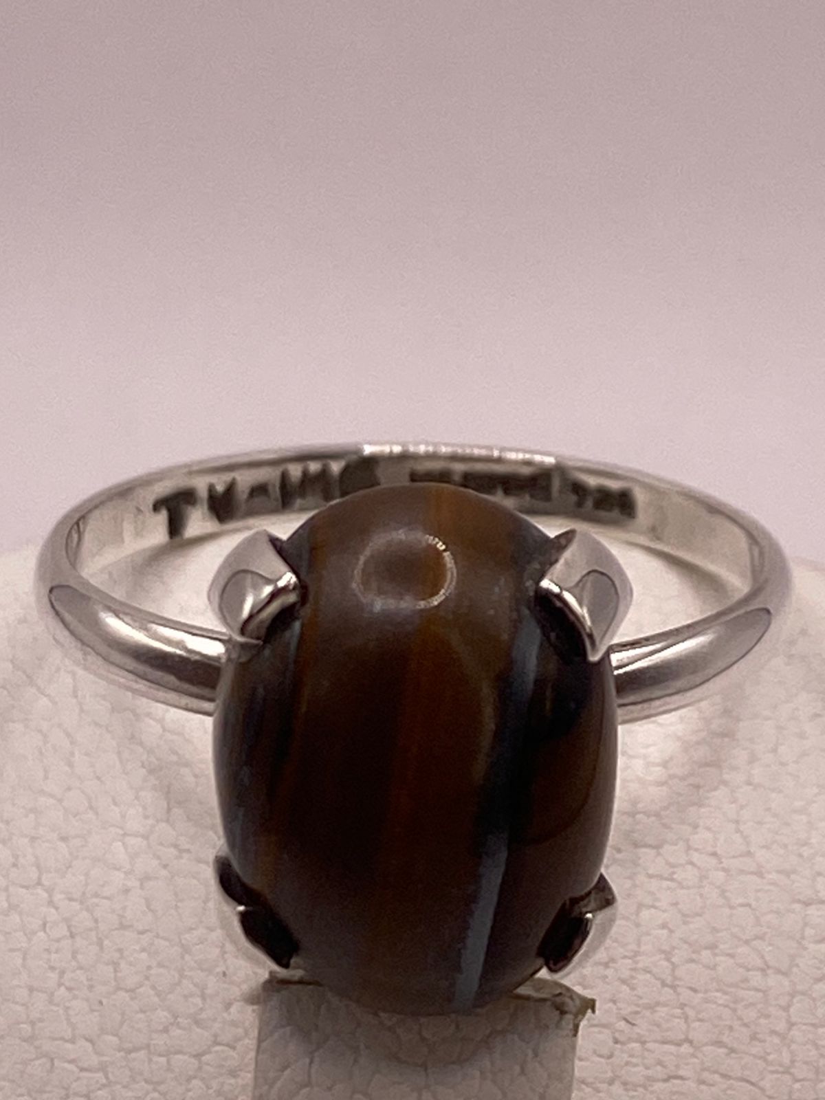Anillo Artesanal de Plata Ley 925 con Ojo de Tigre Natural, sello de autenticidad Plata Ley .925