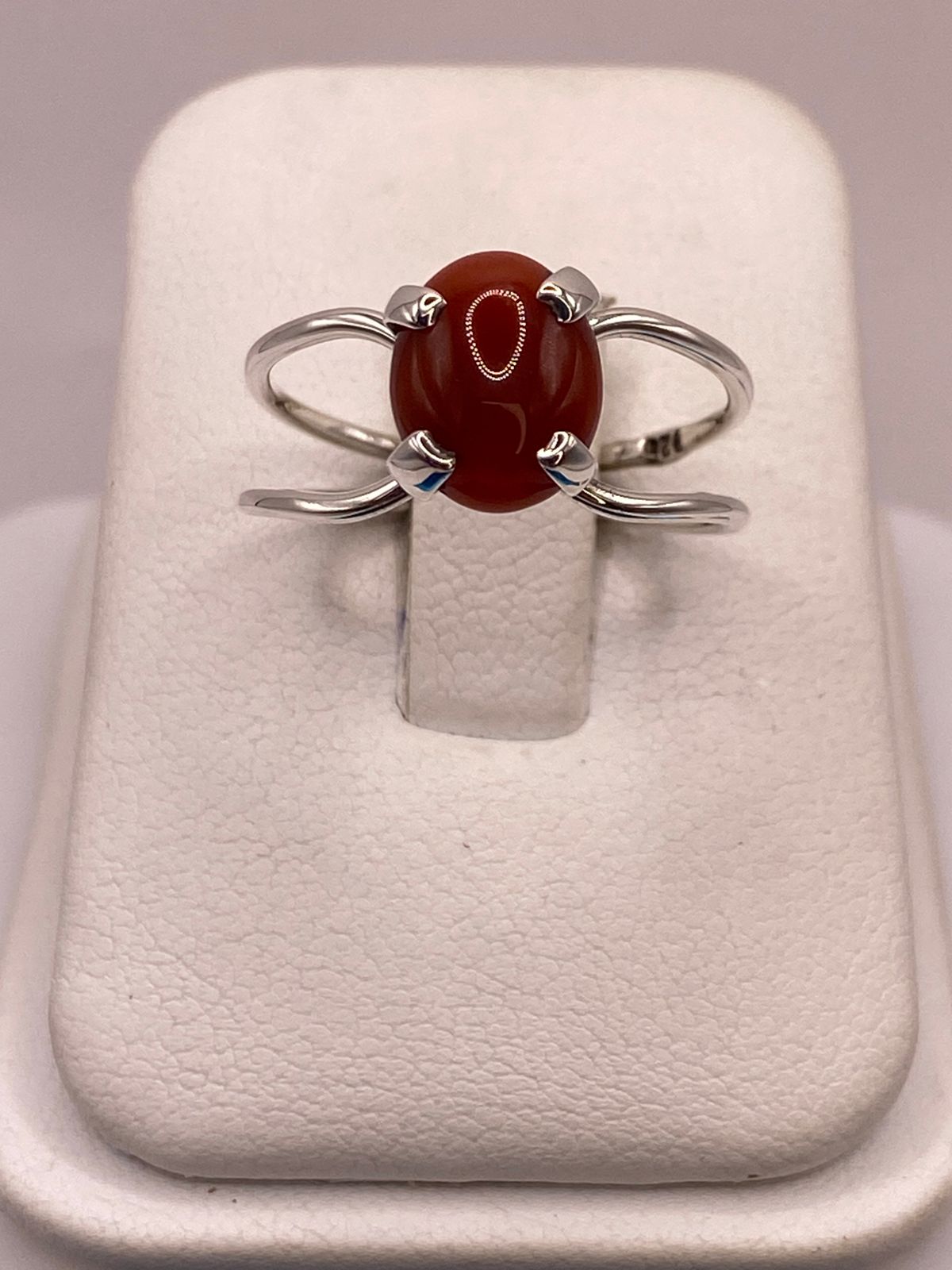 Anillo Artesanal de Plata Ley 925 con Cornalina Natural — vista lateral