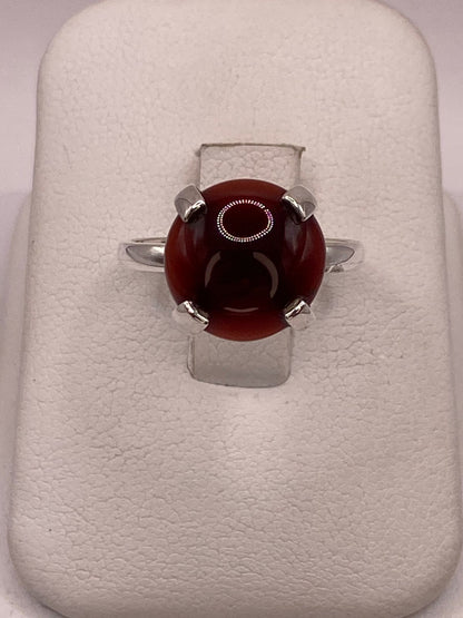 Anillo Artesanal de Plata Ley 925 con Cornalina Natural, vista lateral