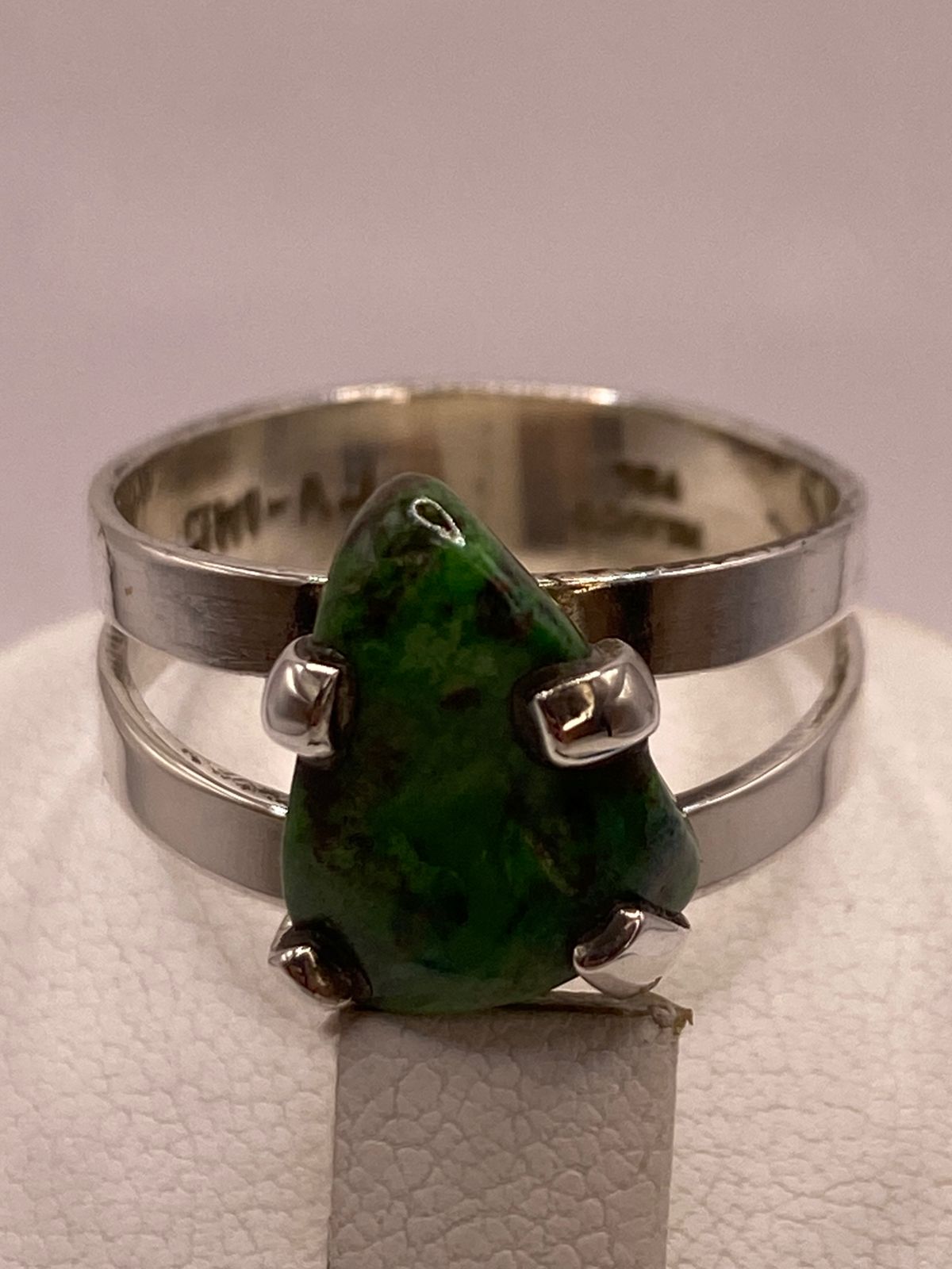 Anillo Artesanal de Plata Ley 925 con Crisocola Natural, sello de autenticidad Plata Ley .925