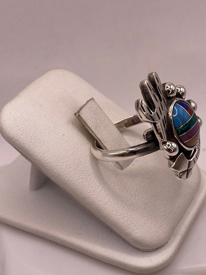 Anillo Artesanal de Plata Ley 925 con Incrustaciones Multicolor, vista lateral