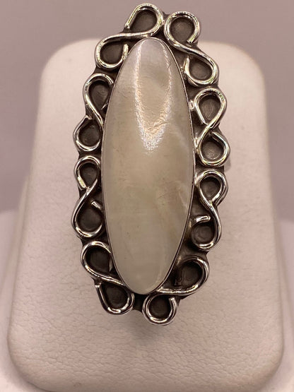 Anillo Artesanal de Plata Ley 925 con Jade Blanca, vista frontal