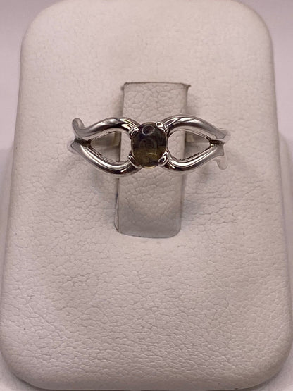 Anillo Artesanal de Plata Ley 925 con Labradorita Natural — vista lateral