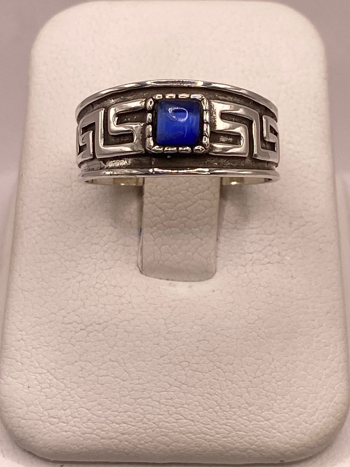 Anillo Artesanal de Plata Ley 925 con Lapislázuli Natural, vista de detalle