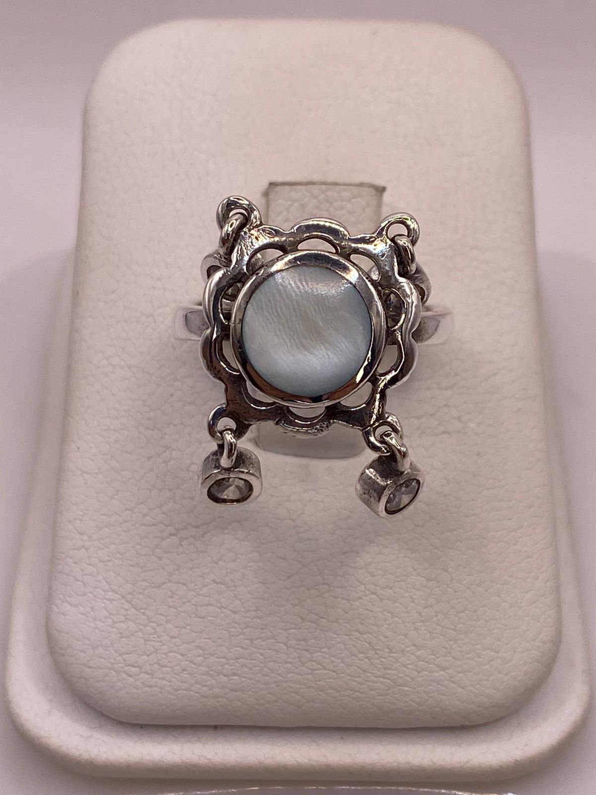 Anillo Artesanal de Plata Ley 925 con Nácar Natural, vista frontal