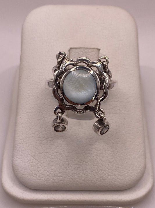 Anillo Artesanal de Plata Ley 925 con Nácar Natural, vista frontal