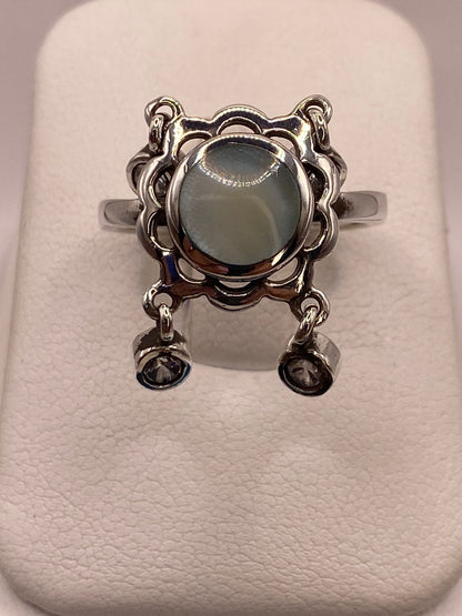 Anillo Artesanal de Plata Ley 925 con Nácar Natural — ángulo diagonal