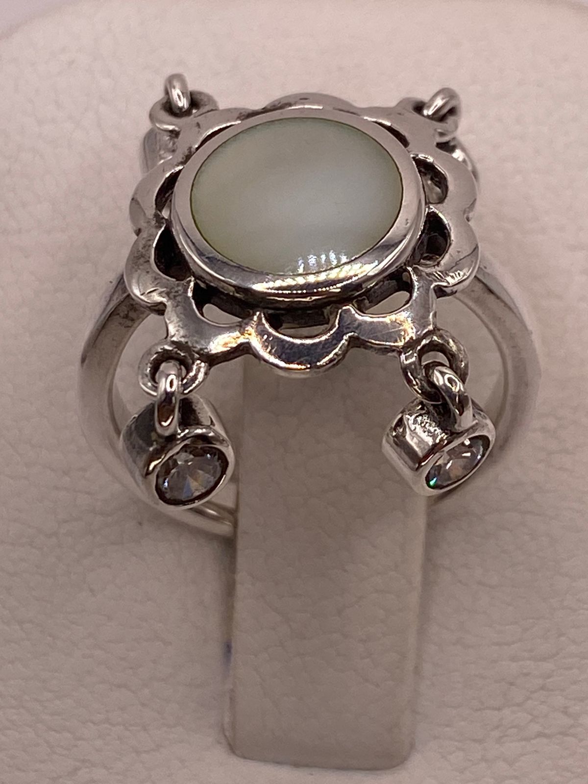 Anillo Artesanal de Plata Ley 925 con Nácar Natural, vista superior