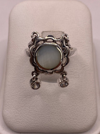 Anillo Artesanal de Plata Ley 925 con Nácar Natural, vista de detalle